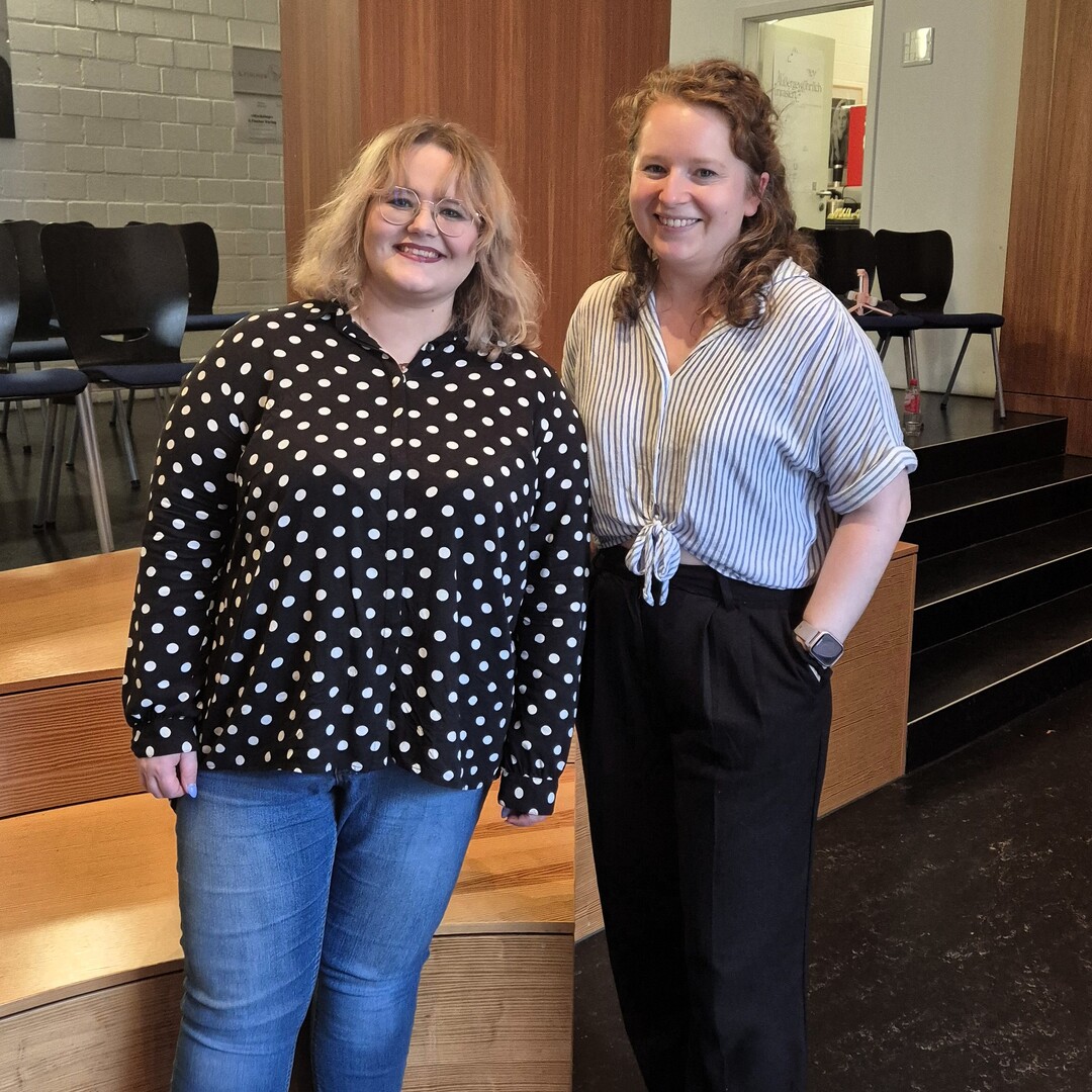 Autorin Sophie Herbst und Lektorin Lisa Schachtschneider